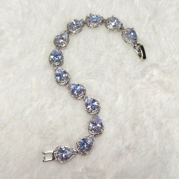 Y2K Cubic Zirconia Rhodium Plating Pear Shaped Stone Tennis Bracelet - Picture 4 of 12